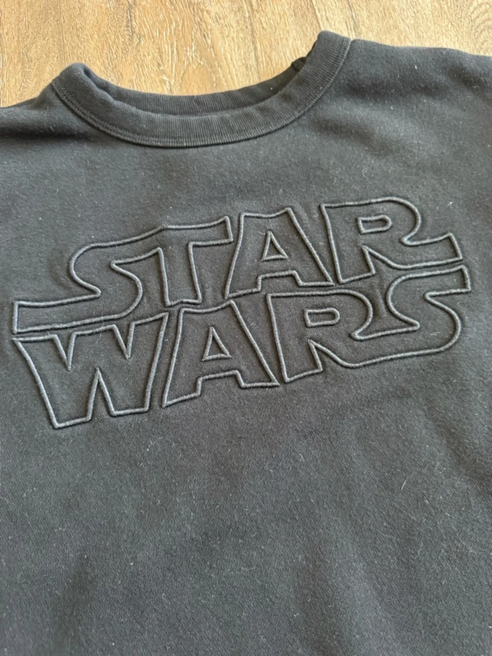 GAP Star Wars Black Embossed Logo Sweatshirt, boys size medium